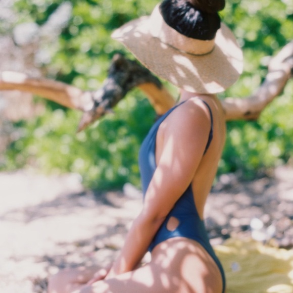 Meet your Posher, Andrea - Picture 3 of 6